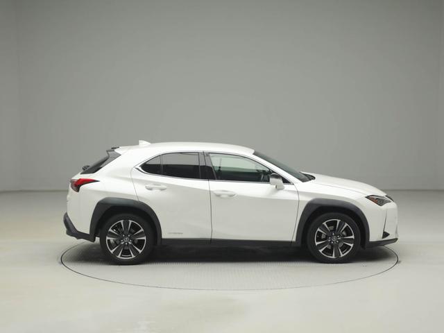 UX UX250h バージョンL CPOレクサス認定中古車 パノラミックビューモニター ナンバーフレーム ドライブレコーダー(純正前後)(7枚目)