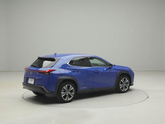 ＵＸ ＵＸ３００ｅ　バージョンＬ　ＣＰＯ　レクサス認定中古車　ムーンルーフ　おくだけ充電　ホイールロックナット　ドライブレコーダー（6枚目）