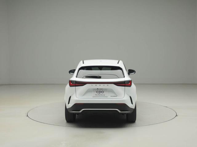 NX NX350h Fスポーツ CPO レクサス認定中古車 ムーンルーフ ドライブレコーダー(前後方型) 三眼フルLEDヘッドランプ アダプティブハイビームシステム(6枚目)