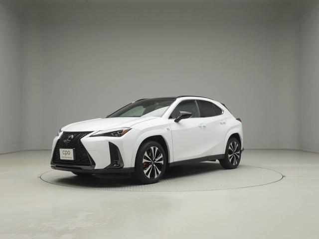 ＵＸ ＵＸ２５０ｈ　Ｆスポーツエモーショナルエクスプローラ　ＣＰＯ　レクサス認定中古車　ブラックルーフ　ＦＳＰＯＲＴ専用オレンジブレーキキャリパー　三眼フルＬＥＤヘッドランプ　アダプティブハイビームシステム　ルーフレール　ＩＴＳＣＯＮＮＥＣＴ（2枚目）