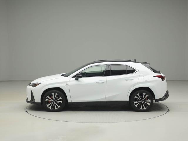 ＵＸ ＵＸ２５０ｈ　Ｆスポーツエモーショナルエクスプローラ　ＣＰＯ　レクサス認定中古車　ブラックルーフ　ＦＳＰＯＲＴ専用オレンジブレーキキャリパー　三眼フルＬＥＤヘッドランプ　アダプティブハイビームシステム　ルーフレール　ＩＴＳＣＯＮＮＥＣＴ（4枚目）