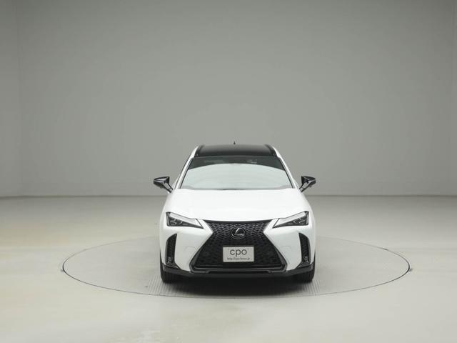 ＵＸ ＵＸ２５０ｈ　Ｆスポーツエモーショナルエクスプローラ　ＣＰＯ　レクサス認定中古車　ブラックルーフ　ＦＳＰＯＲＴ専用オレンジブレーキキャリパー　三眼フルＬＥＤヘッドランプ　アダプティブハイビームシステム　ルーフレール　ＩＴＳＣＯＮＮＥＣＴ（10枚目）