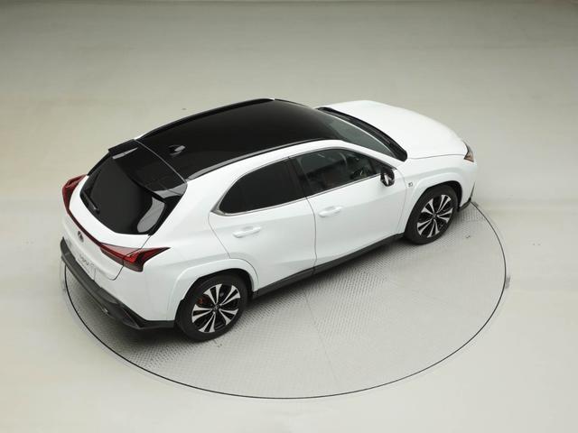 ＵＸ ＵＸ２５０ｈ　Ｆスポーツエモーショナルエクスプローラ　ＣＰＯ　レクサス認定中古車　ブラックルーフ　ＦＳＰＯＲＴ専用オレンジブレーキキャリパー　三眼フルＬＥＤヘッドランプ　アダプティブハイビームシステム　ルーフレール　ＩＴＳＣＯＮＮＥＣＴ（15枚目）