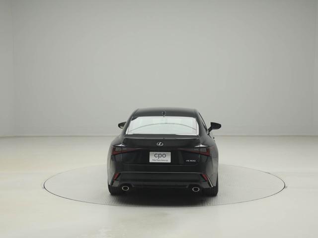 ＩＳ ＩＳ３００　ＦスポーツモードブラックＩＩＩ　ＣＰＯ　レクサス認定中古車　オレンジブレーキキャリパー　パノラミックビューモニター　ムーンルーフ　ドライブレコーダー（純正前後）（5枚目）