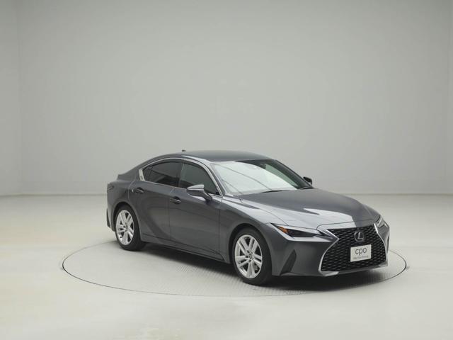 ＩＳ ＩＳ３００ｈ　ＣＰＯ　レクサス認定中古車　三眼フルＬＥＤヘッドランプ＆ＬＥＤフロントターンシグナルランプ　パノラミックビューモニター　後席ＳＲＳサイドエアバッグ（9枚目）
