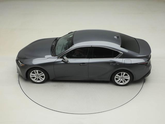 ＩＳ ＩＳ３００ｈ　ＣＰＯ　レクサス認定中古車　三眼フルＬＥＤヘッドランプ＆ＬＥＤフロントターンシグナルランプ　パノラミックビューモニター　後席ＳＲＳサイドエアバッグ（12枚目）