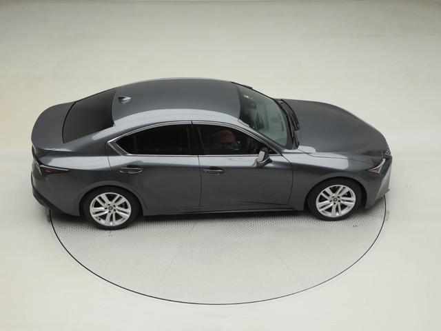 ＩＳ ＩＳ３００ｈ　ＣＰＯ　レクサス認定中古車　三眼フルＬＥＤヘッドランプ＆ＬＥＤフロントターンシグナルランプ　パノラミックビューモニター　後席ＳＲＳサイドエアバッグ（16枚目）