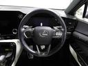 ＮＸ３５０ｈ　Ｆスポーツ　ＣＰＯ　レクサス認定中古車　ムーンルーフ　三眼フルＬＥＤヘッドランプ　ＦＳＰＯＲＴ専用オレンジブレーキキャリパー　おくだけ充電　デジタルインナーミラー　アクセサリーコンセント　アドバンスドパーク（26枚目）
