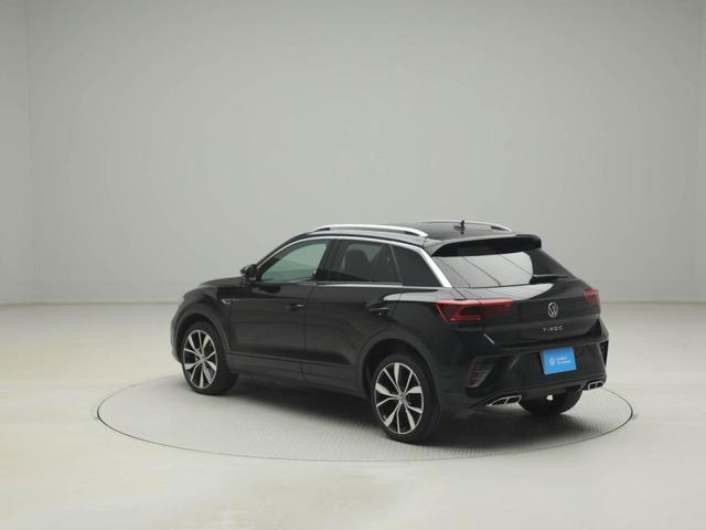 Ｔ－ロック ＴＤＩ　Ｒライン　認定中古車　アダクティブクルーズコントロール（全車速追従機能付き）　レーンキープアシスト　レーンチェンジアシスト　パークディスタンスコントロール　リヤトラフィックアラート　デジタルメータークラスター（3枚目）