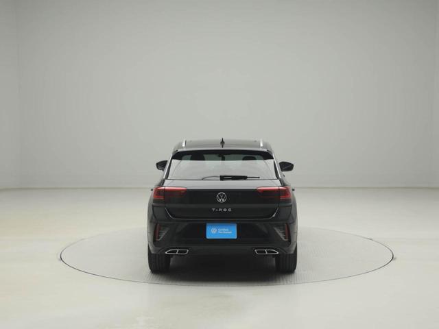Ｔ－ロック ＴＤＩ　Ｒライン　認定中古車　アダクティブクルーズコントロール（全車速追従機能付き）　レーンキープアシスト　レーンチェンジアシスト　パークディスタンスコントロール　リヤトラフィックアラート　デジタルメータークラスター（4枚目）