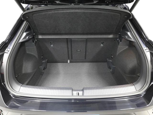 Ｔ－ロック ＴＤＩ　Ｒライン　認定中古車　アダクティブクルーズコントロール（全車速追従機能付き）　レーンキープアシスト　レーンチェンジアシスト　パークディスタンスコントロール　リヤトラフィックアラート　デジタルメータークラスター（20枚目）