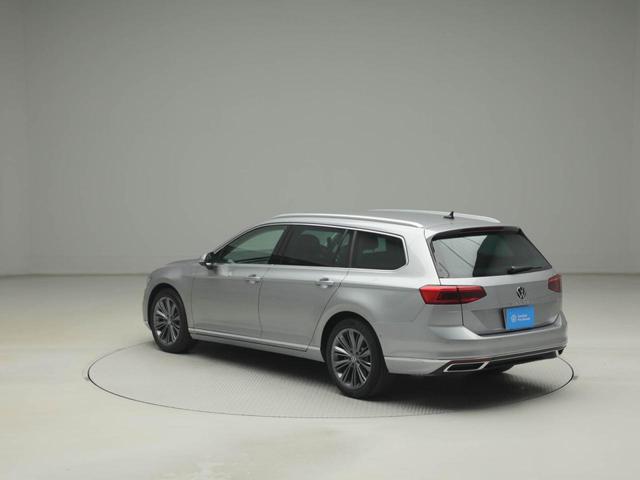 パサートヴァリアント TDIエレガンスアドバンス 認定中古車 アダクティブクルーズコントロール(全車速追従機能付き) レーンキープアシスト パークディスタンスコントロール リヤトラフィックアラート デジタルメータークラスター(3枚目)