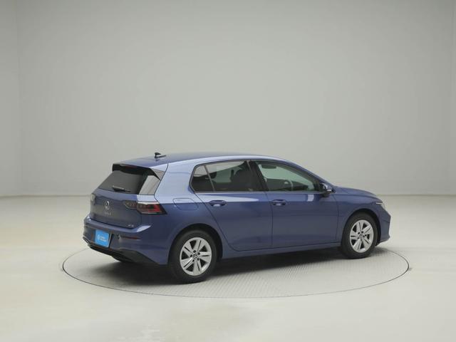 ゴルフ ｅＴＳＩアクティブベーシック　認定中古車　アダクティブクルーズコントロール（全車速追従機能付き）　レーンキープアシスト　パークディスタンスコントロール　リヤトラフィックアラート　レーンチェンジアシスト　デジタルメータークラスター（7枚目）