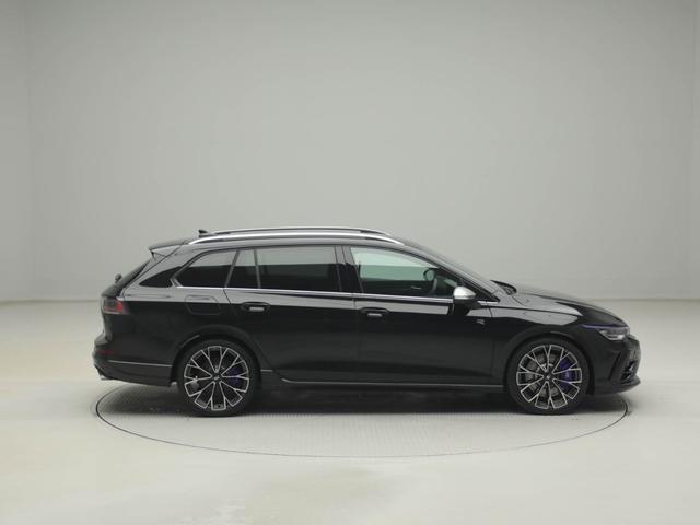 ゴルフＲヴァリアント アドバンス　認定中古車　アダクティブクルーズコントロール（全車速追従機能付き）　レーンキープアシスト　パークディスタンスコントロール　レーンチェンジアシスト　リヤトラフィックアラート　デジタルメータークラスター（6枚目）