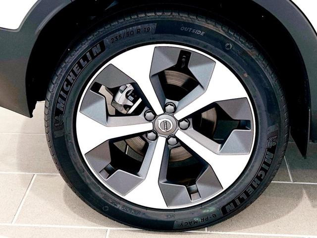 XC40 ウルトラ B4 AWD ダークエディション(6枚目)