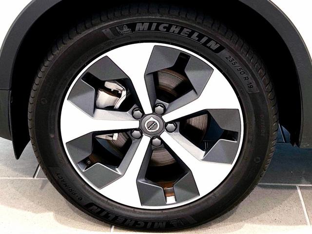 XC40 ウルトラ B4 AWD ダークエディション(9枚目)