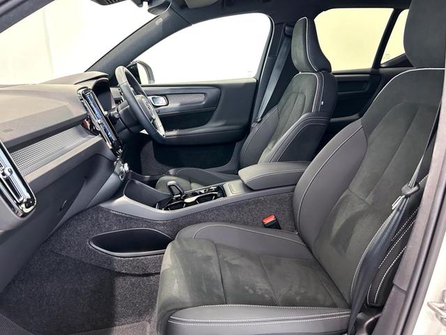 XC40 ウルトラ B4 AWD ダークエディション(15枚目)