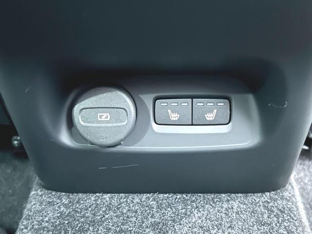 XC40 ウルトラ B4 AWD ダークエディション(18枚目)