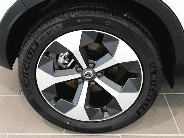 XC40 ウルトラ B4 AWD ダークエディション(9枚目)