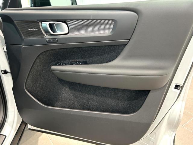 XC40 ウルトラ B4 AWD ダークエディション(18枚目)