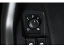 狭い場所も苦になりません。電動格納ドアミラー装備。電動格納ドアミラードアミラー調整スイッチ