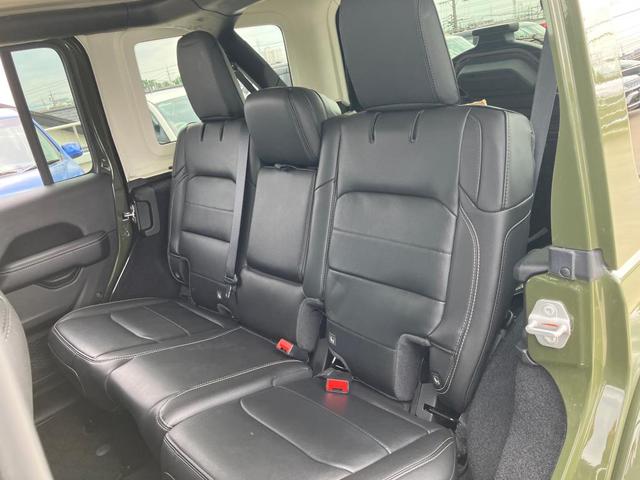 ジープ・ラングラーアンリミテッド サハラ 認定中古車保証付 整備付 ワンオーナー ナビ ETC2.0 フロント&サイド&バックカメラ ジオランダーX-AT サイドステップ 同色ハードトップ 同色フェンダー コーナーセンサー オートクルーズ(25枚目)