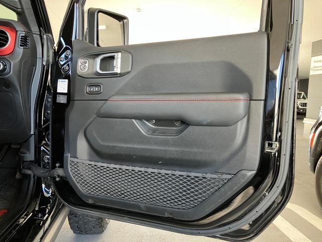 ジープ・ラングラーアンリミテッド ルビコン 認定中古車保証 整備付 ワンオーナー 純正ナビ レザーシート シートヒーター バックカメラ BF Good rich マットテレインタイヤ Bluetooth 3600ccV6エンジン ETC2.0(17枚目)