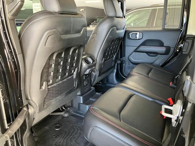 ジープ・ラングラーアンリミテッド ルビコン 認定中古車保証 整備付 ワンオーナー 純正ナビ レザーシート シートヒーター バックカメラ BF Good rich マットテレインタイヤ Bluetooth 3600ccV6エンジン ETC2.0(24枚目)