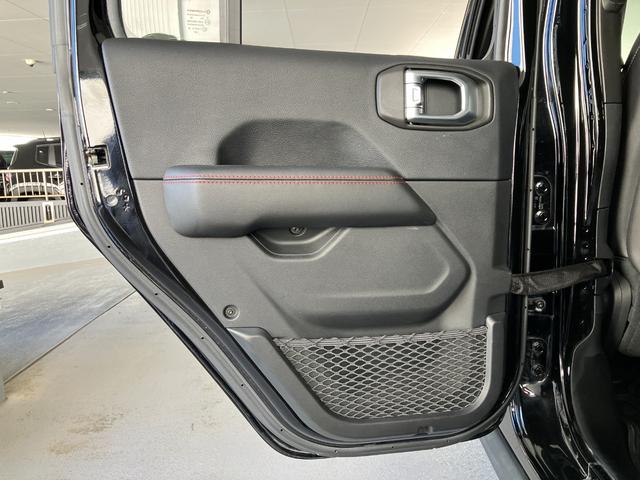 ジープ・ラングラーアンリミテッド ルビコン 認定中古車保証 整備付 ワンオーナー 純正ナビ レザーシート シートヒーター バックカメラ BF Good rich マットテレインタイヤ Bluetooth 3600ccV6エンジン ETC2.0(26枚目)