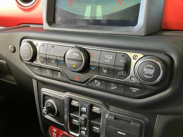 ジープ・ラングラーアンリミテッド ルビコン 認定中古車保証 整備付 ワンオーナー 純正ナビ レザーシート シートヒーター バックカメラ BF Good rich マットテレインタイヤ Bluetooth 3600ccV6エンジン ETC2.0(31枚目)
