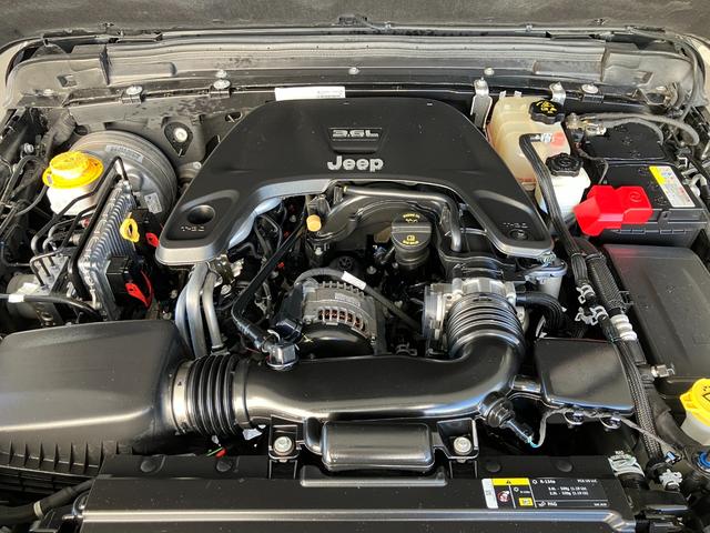 ジープ・ラングラーアンリミテッド ルビコン 認定中古車保証 整備付 ワンオーナー 純正ナビ レザーシート シートヒーター バックカメラ BF Good rich マットテレインタイヤ Bluetooth 3600ccV6エンジン ETC2.0(33枚目)