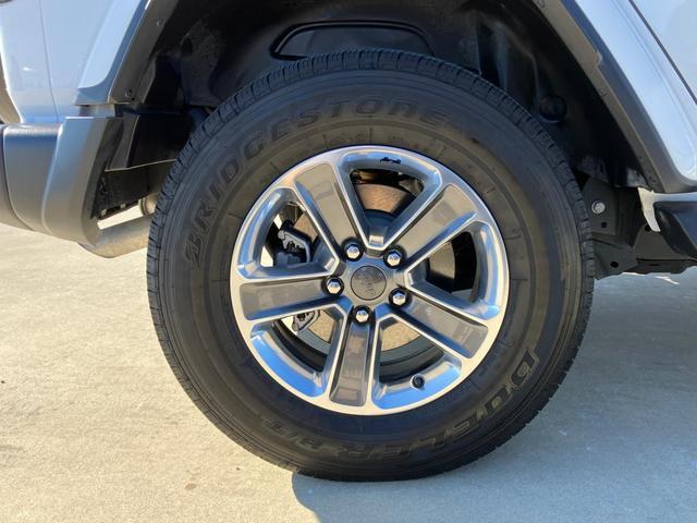 ジープ・ラングラーアンリミテッド サハラ 認定中古車保証付 整備付 ワンオーナー 2.0ターボ ナビ ETC フロント&サイド&バックカメラ レザーシート シートヒーター ハンドルヒーター コーナーセンサー 追従オートクルーズ スマートキー(11枚目)