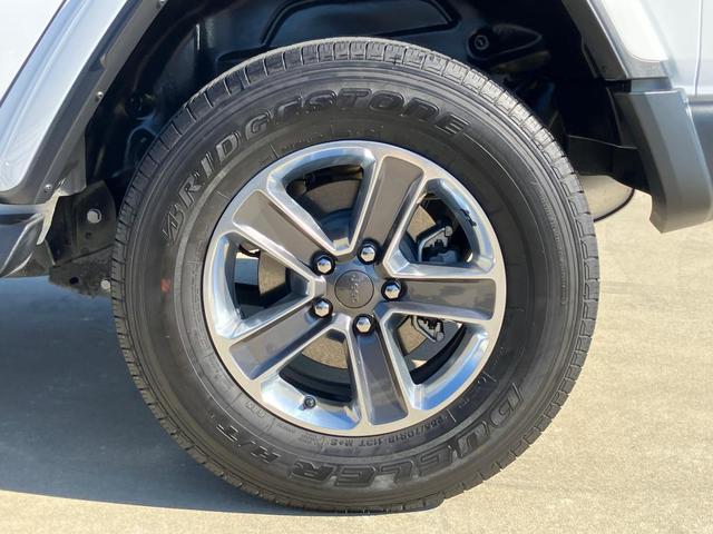 ジープ・ラングラーアンリミテッド サハラ 認定中古車保証付 整備付 ワンオーナー 2.0ターボ ナビ ETC フロント&サイド&バックカメラ レザーシート シートヒーター ハンドルヒーター コーナーセンサー 追従オートクルーズ スマートキー(13枚目)