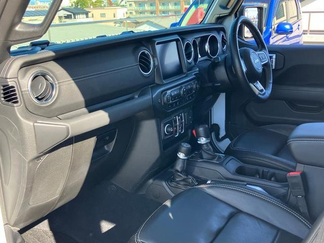 ジープ・ラングラーアンリミテッド サハラ 認定中古車保証付 整備付 ワンオーナー 2.0ターボ ナビ ETC フロント&サイド&バックカメラ レザーシート シートヒーター ハンドルヒーター コーナーセンサー 追従オートクルーズ スマートキー(21枚目)