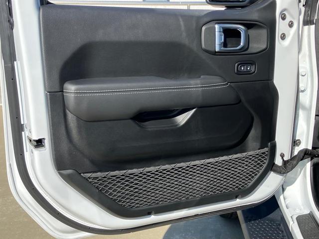 ジープ・ラングラーアンリミテッド サハラ 認定中古車保証付 整備付 ワンオーナー 2.0ターボ ナビ ETC フロント&サイド&バックカメラ レザーシート シートヒーター ハンドルヒーター コーナーセンサー 追従オートクルーズ スマートキー(23枚目)