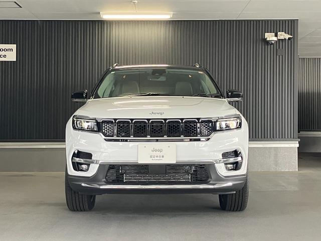 ジープ・コマンダー リミテッドサンルーフ付き 新車保証継承 整備付 弊社試乗車 2.0Lディーセルターボ ブラウンレザーシート シートヒーター ハンズフリーパワーリフトゲート 全方位カメラ 純正ナビ フルセグ ブラックルーフ 障害物センサー(6枚目)