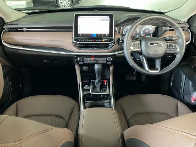 ジープ・コマンダー リミテッドサンルーフ付き 新車保証継承 整備付 弊社試乗車 2.0Lディーセルターボ ブラウンレザーシート シートヒーター ハンズフリーパワーリフトゲート 全方位カメラ 純正ナビ フルセグ ブラックルーフ 障害物センサー(14枚目)