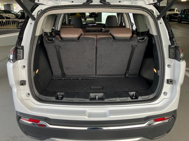 ジープ・コマンダー リミテッドサンルーフ付き 新車保証継承 整備付 弊社試乗車 2.0Lディーセルターボ ブラウンレザーシート シートヒーター ハンズフリーパワーリフトゲート 全方位カメラ 純正ナビ フルセグ ブラックルーフ 障害物センサー(27枚目)