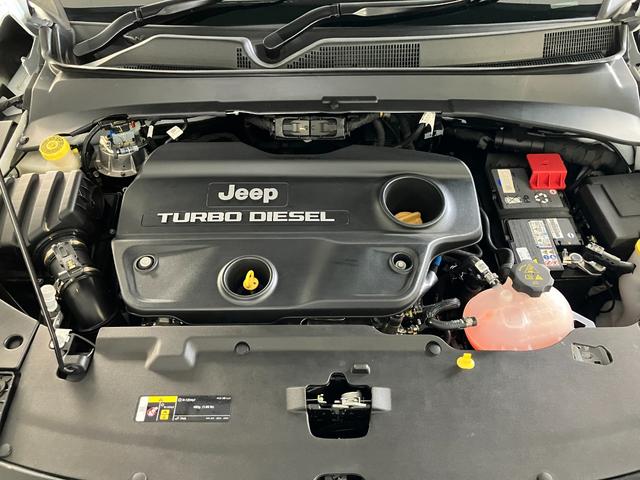 ジープ・コマンダー リミテッドサンルーフ付き 新車保証継承 整備付 弊社試乗車 2.0Lディーセルターボ ブラウンレザーシート シートヒーター ハンズフリーパワーリフトゲート 全方位カメラ 純正ナビ フルセグ ブラックルーフ 障害物センサー(33枚目)