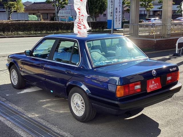 ３シリーズ ３１８ｉ　ディーラー車　右ハンドル　走行１３，５００ｋｍ　セラミックボディーコーティング施工済　フルオリジナル　純正アルミホイール（7枚目）