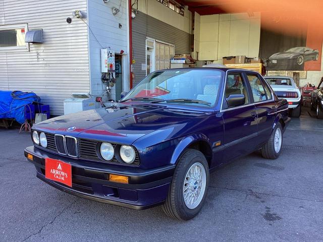 ３シリーズ ３１８ｉ　ディーラー車　右ハンドル　走行１３，５００ｋｍ　セラミックボディーコーティング施工済　フルオリジナル　純正アルミホイール（28枚目）