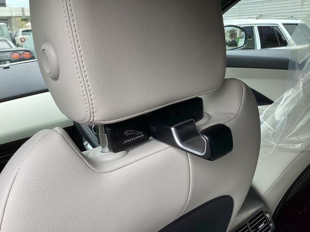 Ｅペイス Ｒ‐ダイナミック　Ｓ　１８０ＰＳ　ワンオーナー車両　禁煙車　グロスブラックルーフレール　プライバシーガラス　マトリックスＬＥＤヘッドランプ　パフォーマンスパック　エクステリアブラックパック　１０ウェイアワーフロントシート（ヒーター付）（20枚目）