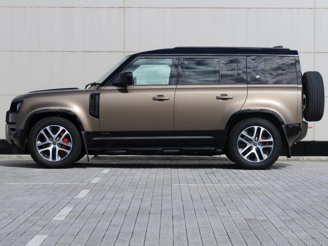 ディフェンダー １１０Ｘ　Ｄ３００　認定中古車　禁煙車　ディーゼル　エアサスペンション　パノラミックルーフ　シートヒーター＆クーラー　ヘッドアップディスプレイ　液晶ミラー　ＭＥＲＩＤＩＡＮ　純正２０インチＡＷ　衝突軽減ブレーキ（30枚目）