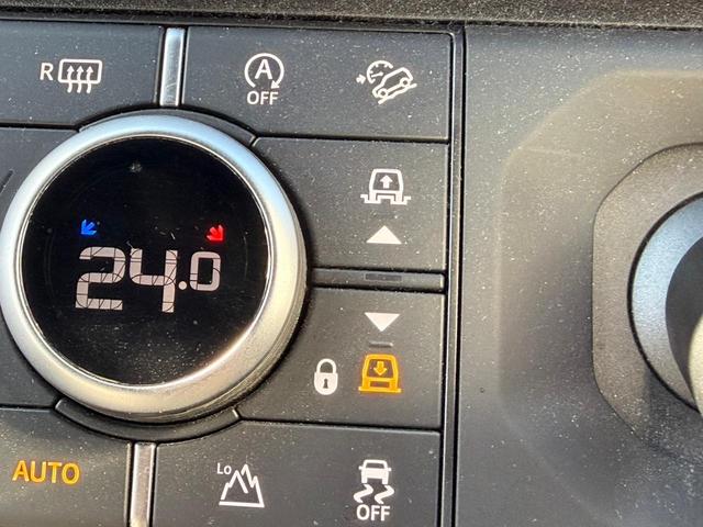 ディフェンダー １１０ＳＥ　Ｐ３００　認定中古車　１オ―ナー　禁煙車　エアサス　サンルーフ　純正２０インチアルミ　アダプティブクルーズ　ＭＥＲＩＤＩＡＮ　液晶メーター　３Ｄサラウンドカメラ　急速クーラーボックス　衝突軽減　スマートキー（11枚目）