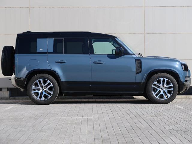 ディフェンダー １１０ＳＥ　Ｐ３００　認定中古車　１オ―ナー　禁煙車　エアサス　サンルーフ　純正２０インチアルミ　アダプティブクルーズ　ＭＥＲＩＤＩＡＮ　液晶メーター　３Ｄサラウンドカメラ　急速クーラーボックス　衝突軽減　スマートキー（26枚目）