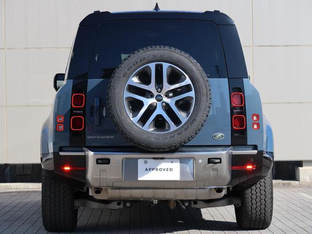 ディフェンダー １１０ＳＥ　Ｐ３００　認定中古車　１オ―ナー　禁煙車　エアサス　サンルーフ　純正２０インチアルミ　アダプティブクルーズ　ＭＥＲＩＤＩＡＮ　液晶メーター　３Ｄサラウンドカメラ　急速クーラーボックス　衝突軽減　スマートキー（30枚目）