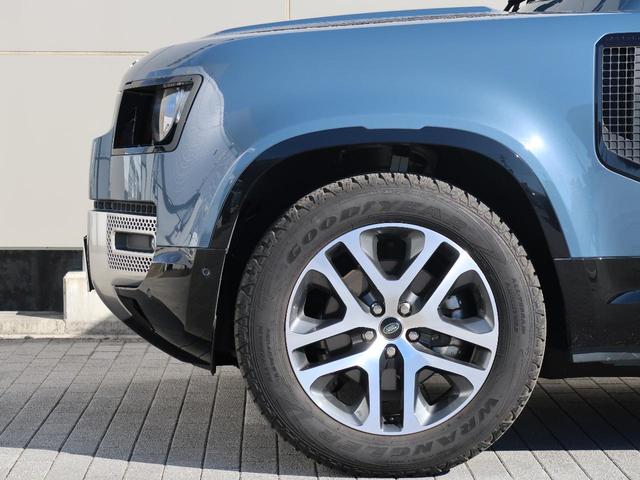 ディフェンダー １１０ＳＥ　Ｐ３００　認定中古車　１オ―ナー　禁煙車　エアサス　サンルーフ　純正２０インチアルミ　アダプティブクルーズ　ＭＥＲＩＤＩＡＮ　液晶メーター　３Ｄサラウンドカメラ　急速クーラーボックス　衝突軽減　スマートキー（32枚目）