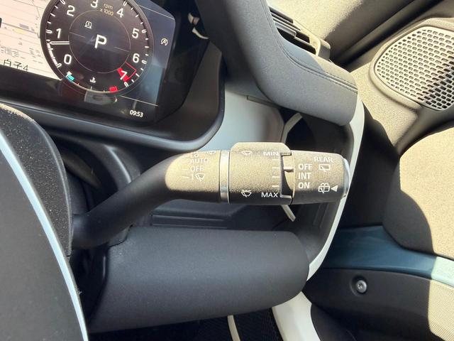 ディフェンダー １１０ＳＥ　Ｐ３００　認定中古車　１オ―ナー　禁煙車　エアサス　サンルーフ　純正２０インチアルミ　アダプティブクルーズ　ＭＥＲＩＤＩＡＮ　液晶メーター　３Ｄサラウンドカメラ　急速クーラーボックス　衝突軽減　スマートキー（36枚目）