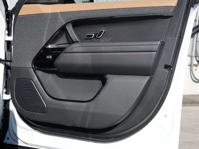 レンジローバースポーツ オートバイオグラフィー　Ｐ５５０ｅ　認定中古車　ＰＨＥＶ　１オ―ナー　禁煙車　サンルーフ　電動サイドステップ　アダプティブクルーズ　ＭＥＲＩＤＩＡＮ３Ｄサラウンド　シートヒーター＆クーラー＆マッサージ　ヘッドアップディスプレイ（62枚目）