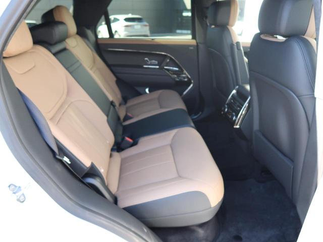 レンジローバースポーツ オートバイオグラフィー　Ｐ５５０ｅ　認定中古車　ＰＨＥＶ　１オ―ナー　禁煙車　サンルーフ　電動サイドステップ　アダプティブクルーズ　ＭＥＲＩＤＩＡＮ３Ｄサラウンド　シートヒーター＆クーラー＆マッサージ　ヘッドアップディスプレイ（64枚目）